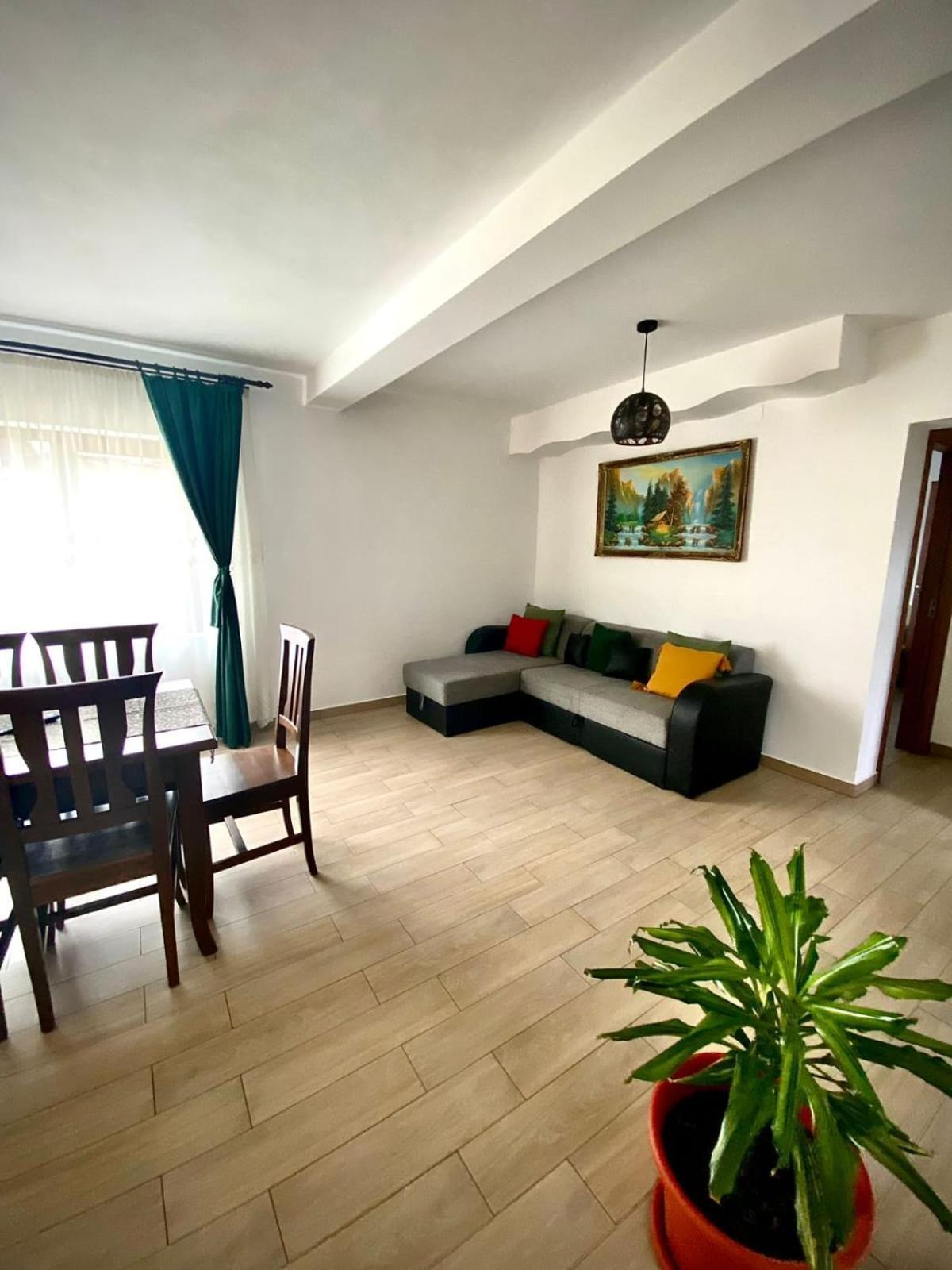 Casa Alex Hotel Curtea De Arges Exterior photo