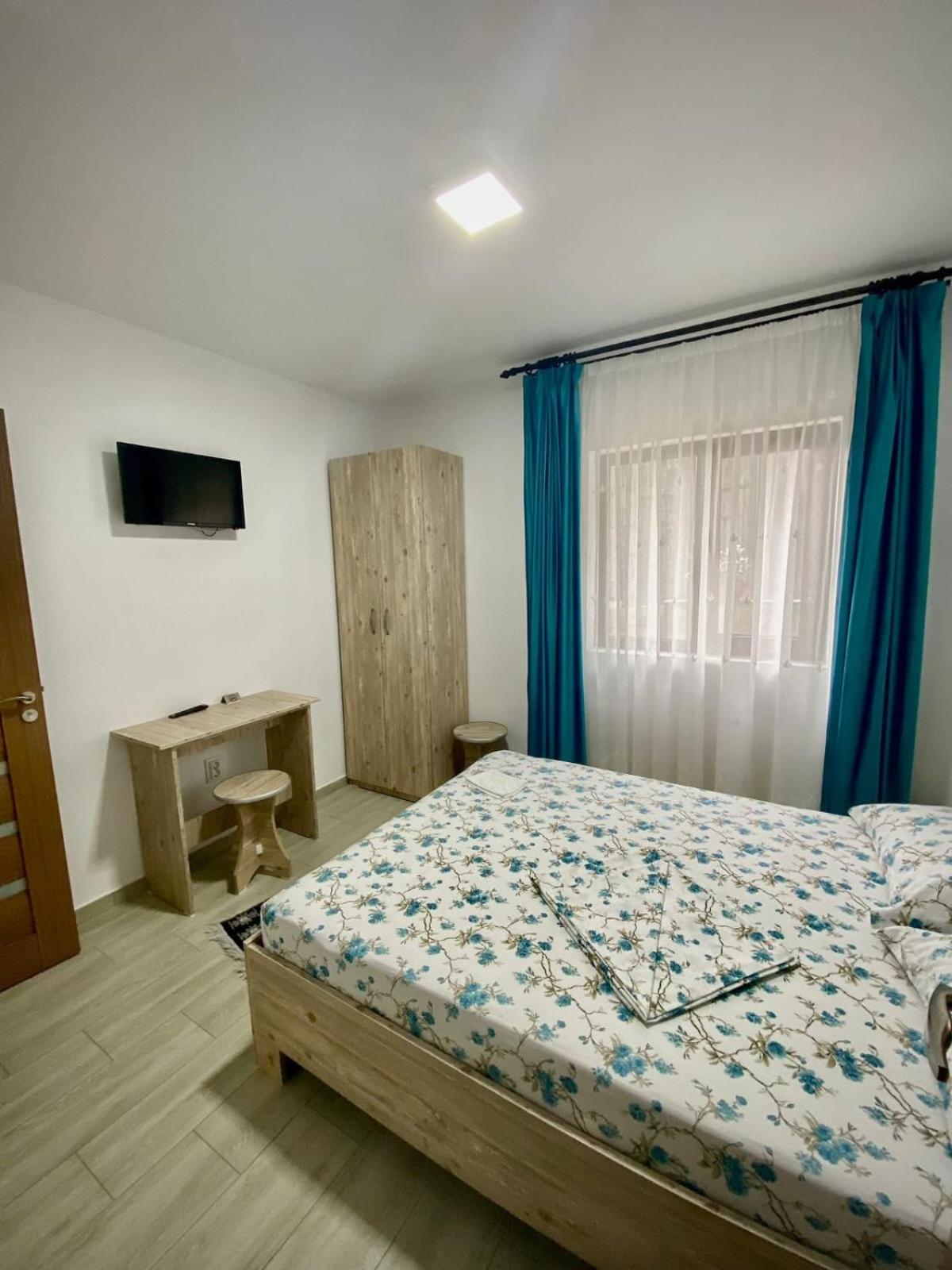 Casa Alex Hotel Curtea De Arges Exterior photo